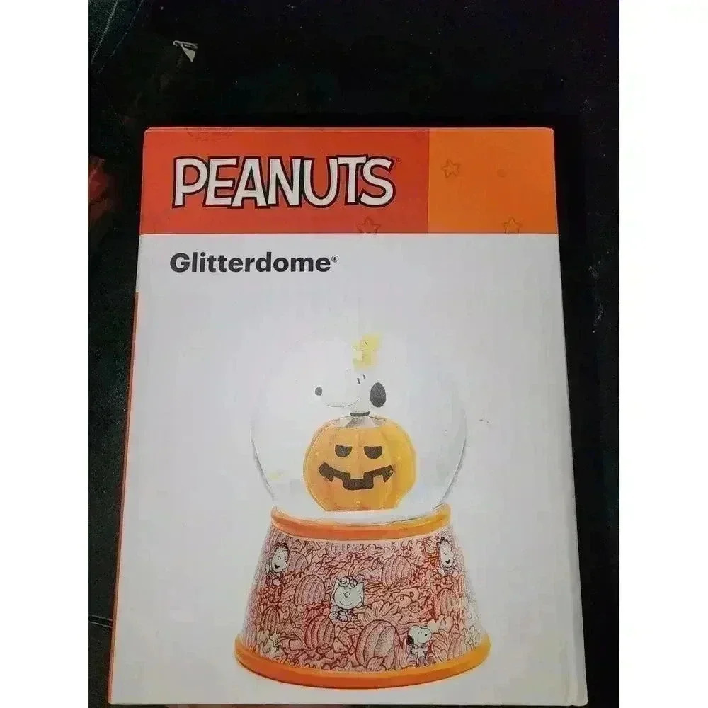 Peanut Snoopy Glitterdome - Picture 1 of 5